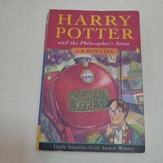 Livro Harry potter and the philosopher's stone