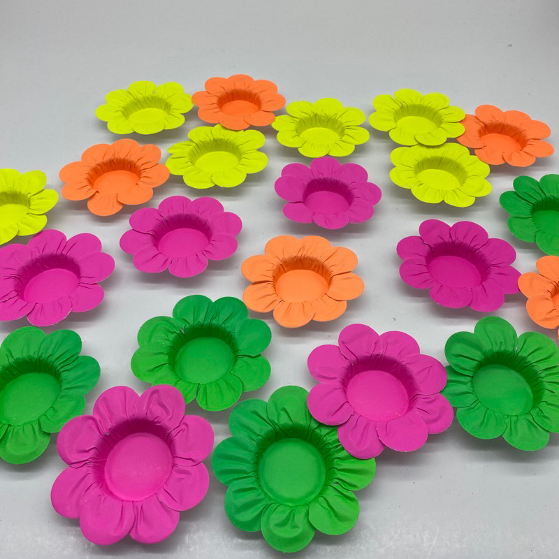 40 Forminhas Margarida Para Doces Finos Casamento Neons - Modelo Pétala