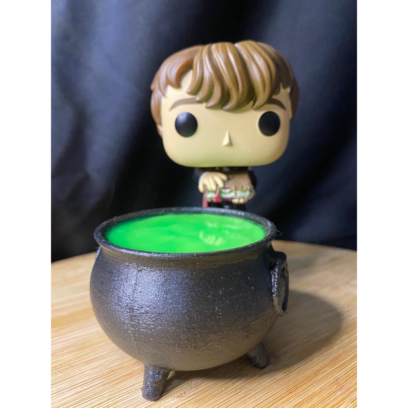 caldeirão poção polissuco Harry potter que brilha no escuro