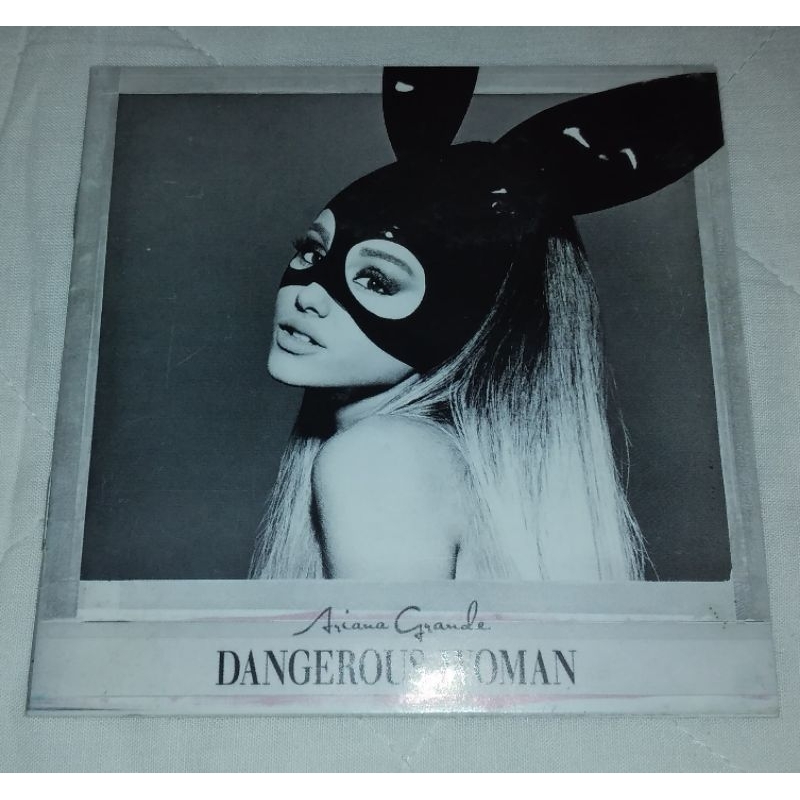 encarte ariana grande dangerous woman leia..