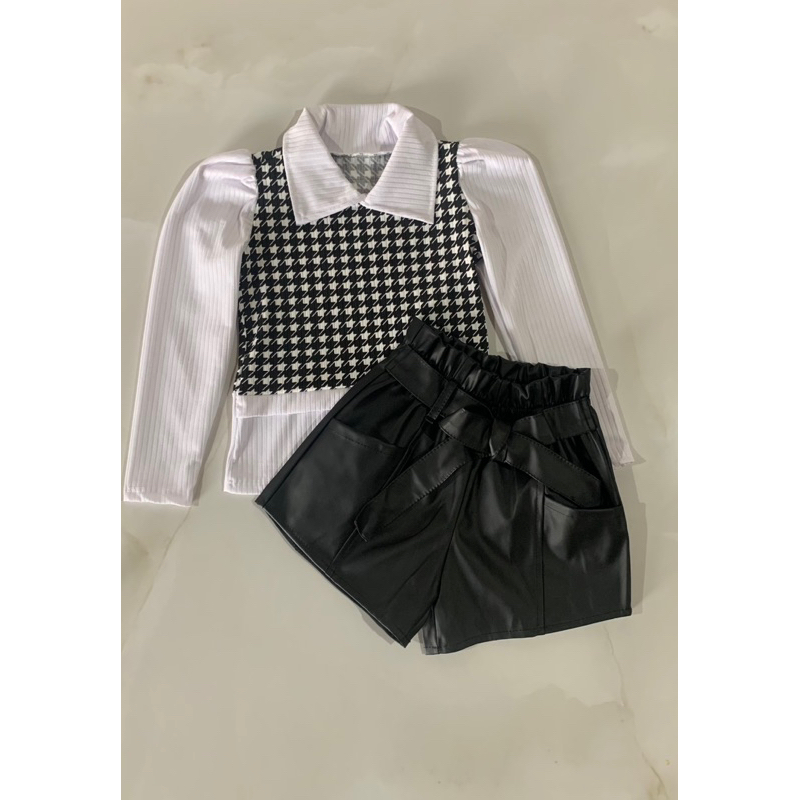 Conjunto blusa xadrez gola infantil + Short couro fake courino infantil menina