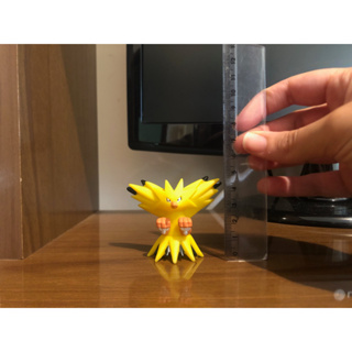 Pokémon Zapdos Boneco Articulado Trio Lendário de Kanto - Sunny