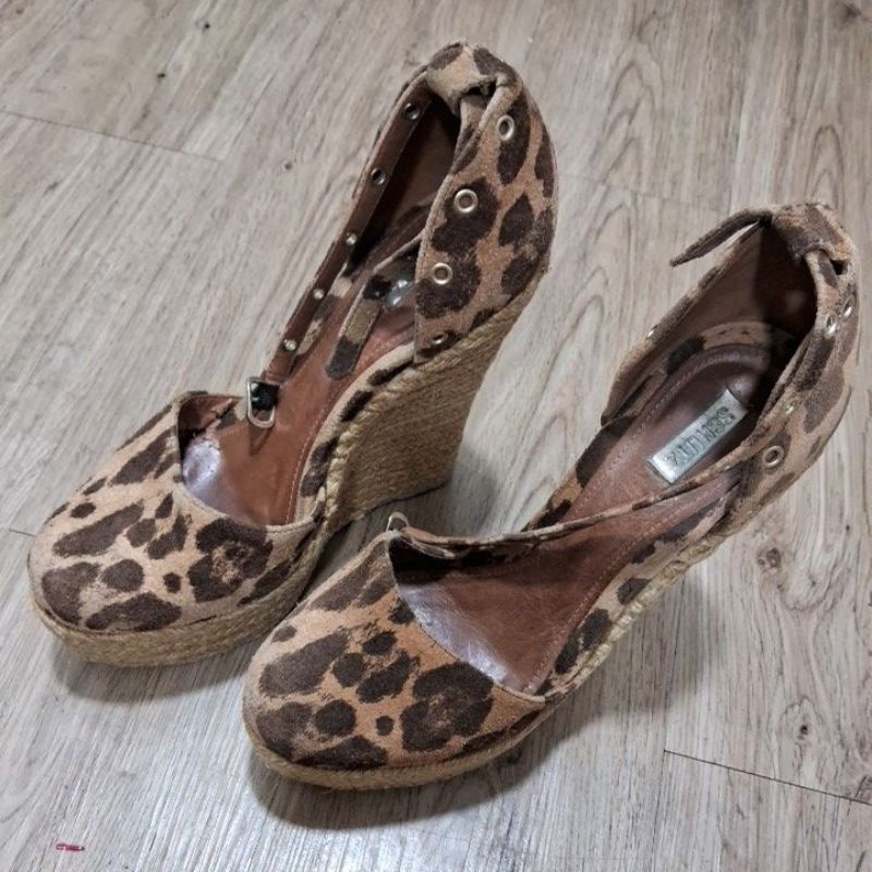 Scarpin schutz 2024 animal print