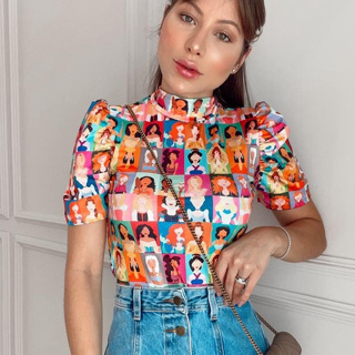 Blusa Princesa Básica Feminina Gola Alta Manga Bufante Malha Suplex Estampada Princesas