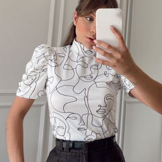 Blusa Princesa Básica Feminina Gola Alta Manga Bufante Malha Suplex Estampada Rostos