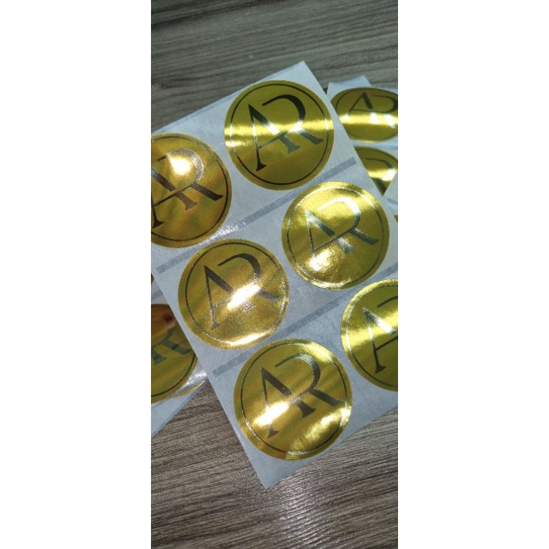 Adesivo Dourado Personalizado com letras douradas 5x5cm | Shopee Brasil