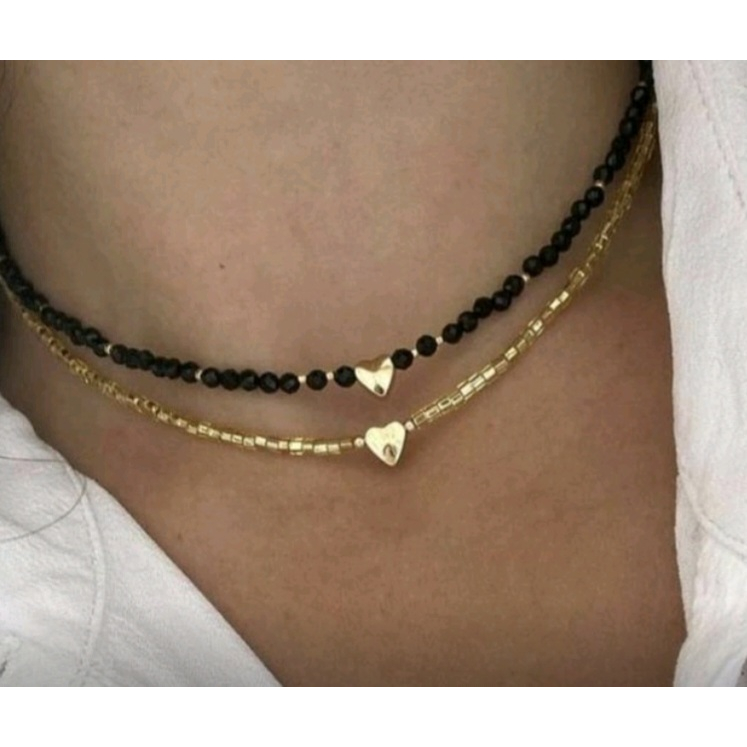 Colar Preto com Detalhes Dourados e Pingente de Coração | Shopee Brasil