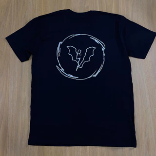 Camiseta - Huge Hurricane