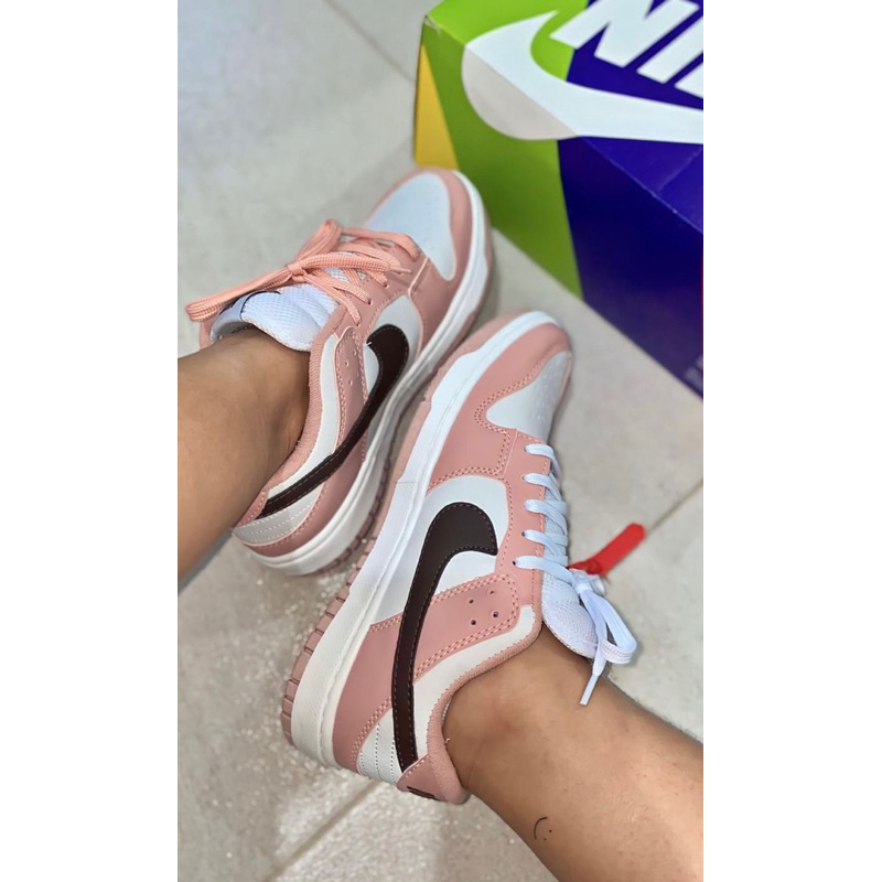 TÊNIS FEMININO SB DUNK LOW ROSA COM BRANCO