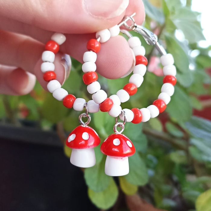 Colar de Miçangas e Brinco de Cogumelo (Mushroom beaded necklace earrings)  