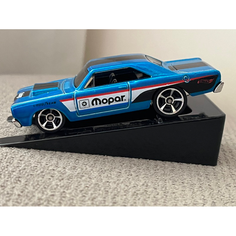 Hot Wheels - 68 Dodge Dart - Compact Kings 6/10 - HYY70 - Korte