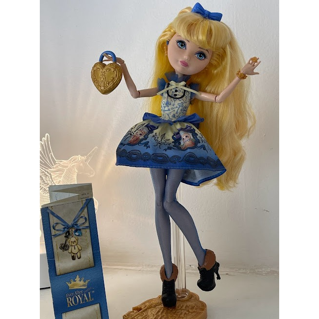 Boneca Ever After High Blondie Lockes