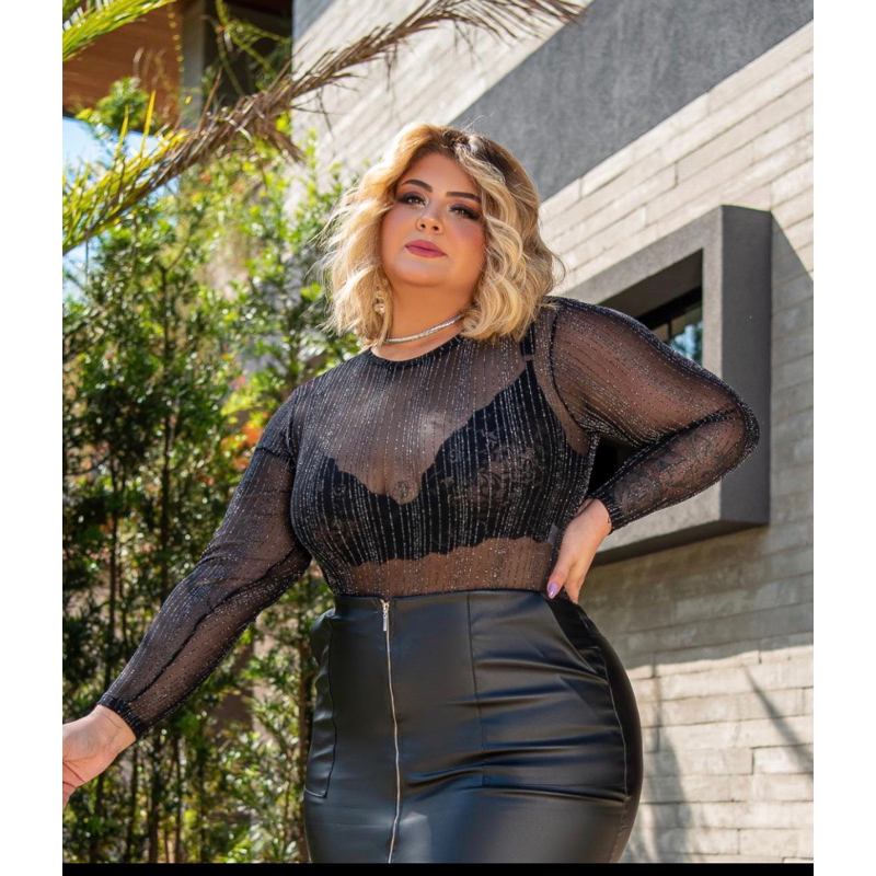 Body de renda, plus size, com decote transparente em tule e mangas