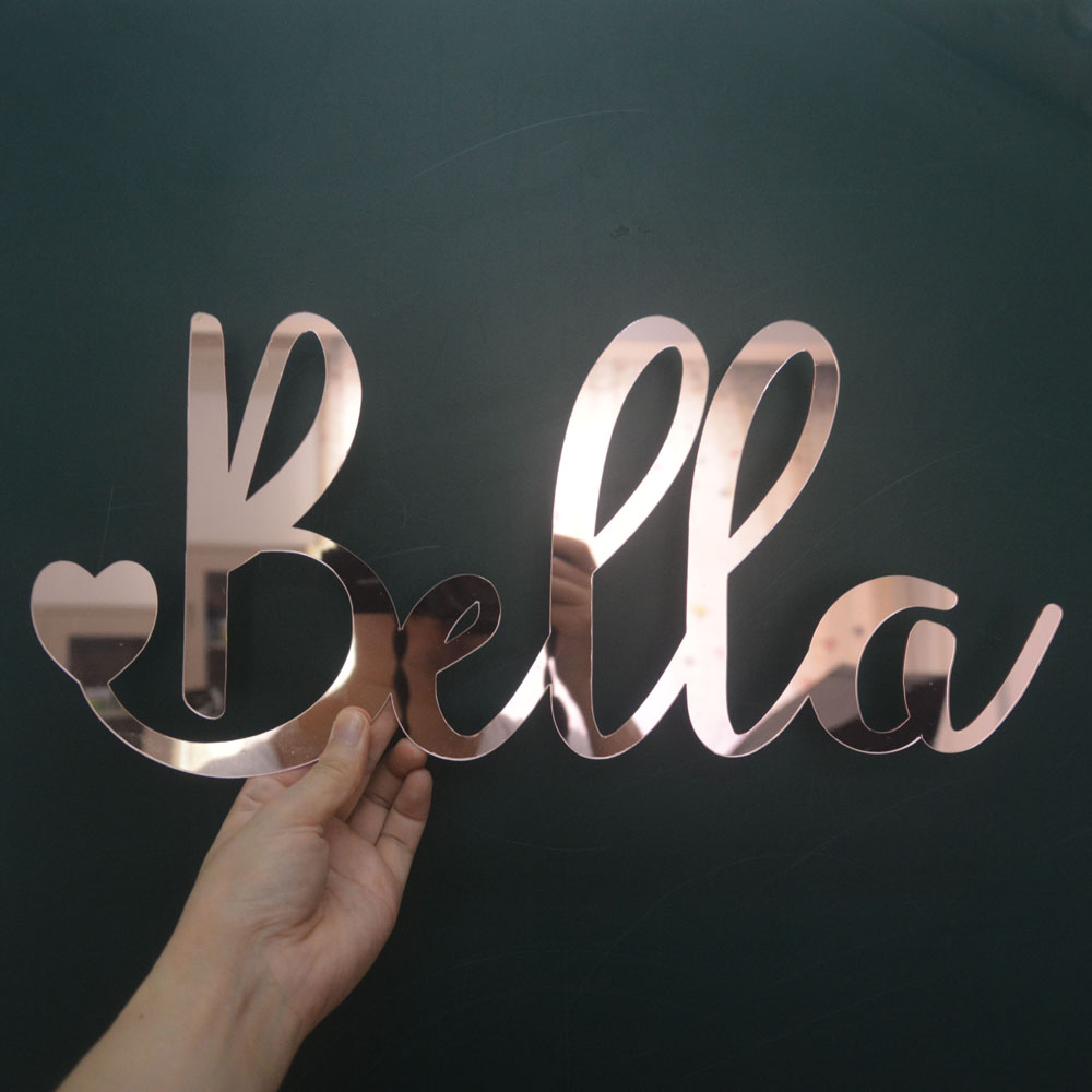 Nome em acrilico espelhado ideal pra decorar o quarto Bebê