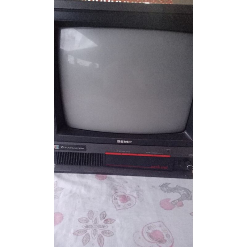 tv semp 14 polegadas antiga