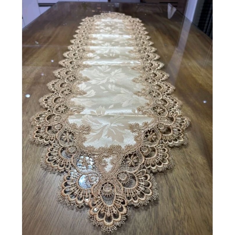 Caminho de Mesa Bordado em Grip