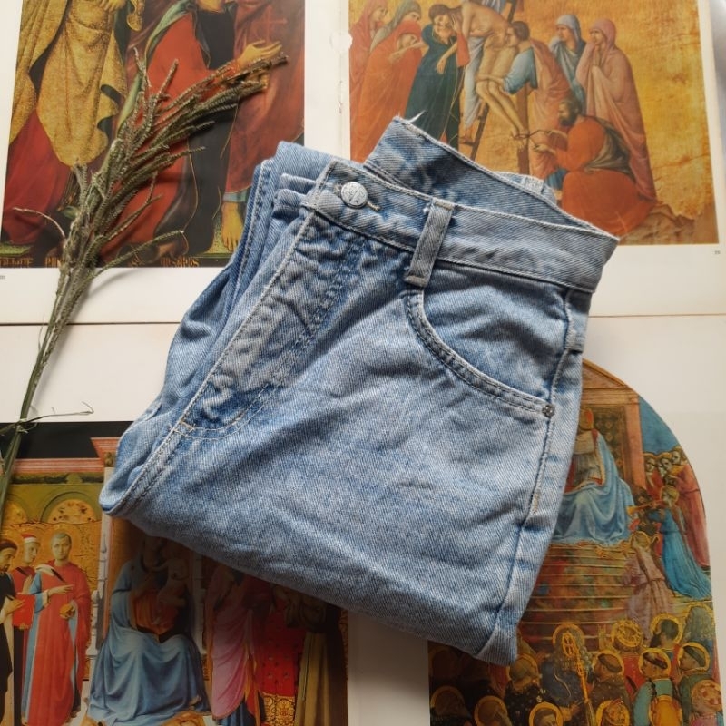 Calça mom jeans vintage CGC anos 80 90 aesthetic indie cintura alta baggy Bianca