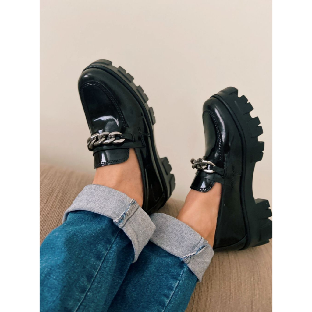 Sapato Feminino Mocassim Sola Tratorado Blogueira Preto Verniz Corrente Prata Super Promoção Imperdível