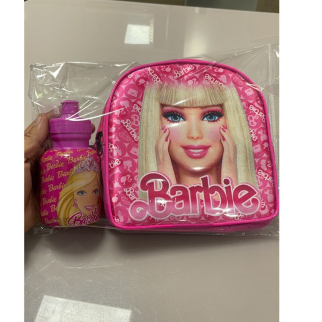 Barbie no cabeleireiro em COQUINHOS