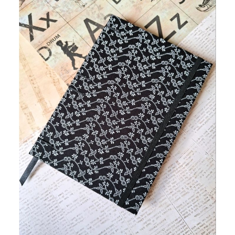 Sketchbook/Caderno/Journal Preto Ondas Floral A5 Artesanal Papel Pólen 90g