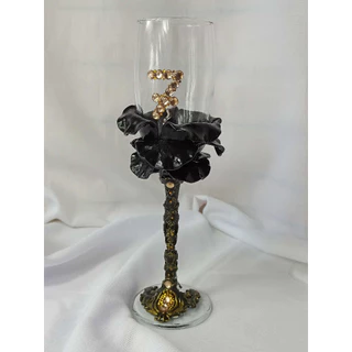 Taça pomba gira Preta com dourado / Sete saias / Sete encruzilhadas/ Sete navalhas/ Sete facadas/ Sete Rosas/ Sete Catacumbas