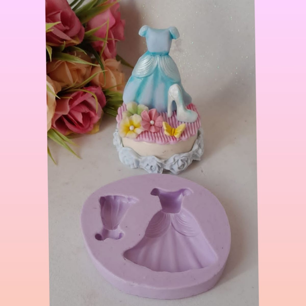 Molde de Silicone: Vestido da Barbie 6,0 x 6,5 cm