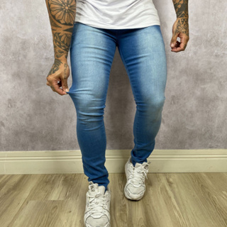 Calça Masculina Jeans Médio Com Detalhes em Pistolado