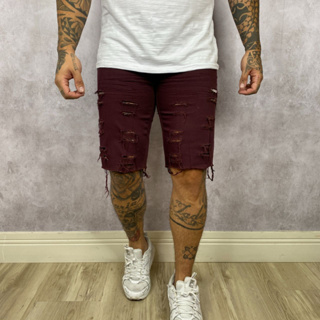 Bermuda Masculina Lavagem Vinho Escuro Com Detalhes Em Destroyed