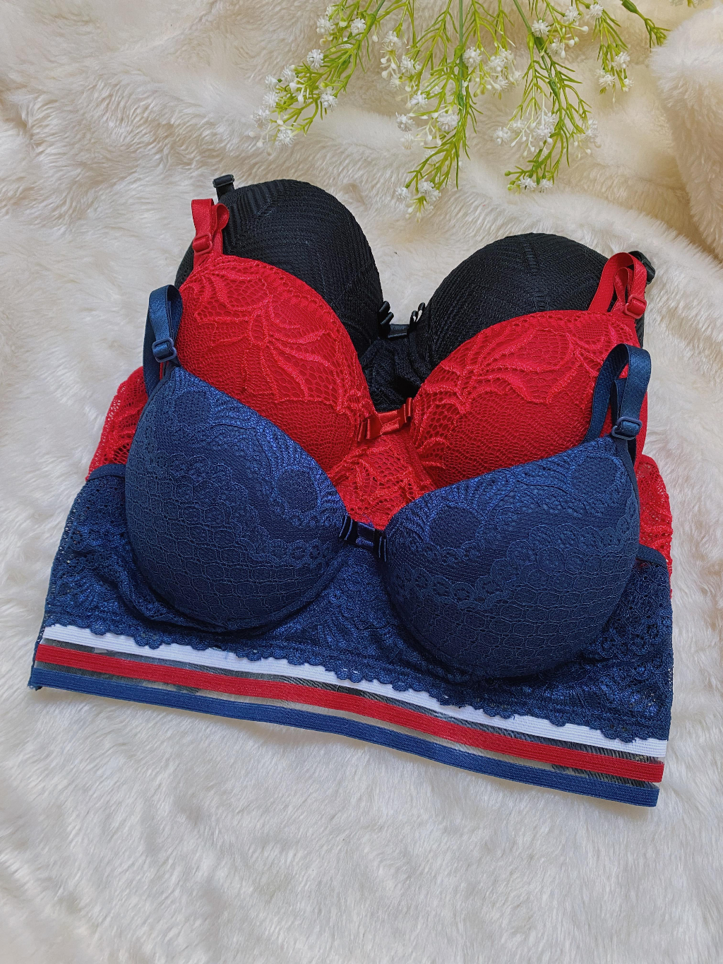 Melô Kit com 3 Conjuntos Rendados Lingerie com Bojo Top e Calcinha Elástico  Esporte Paris Revenda