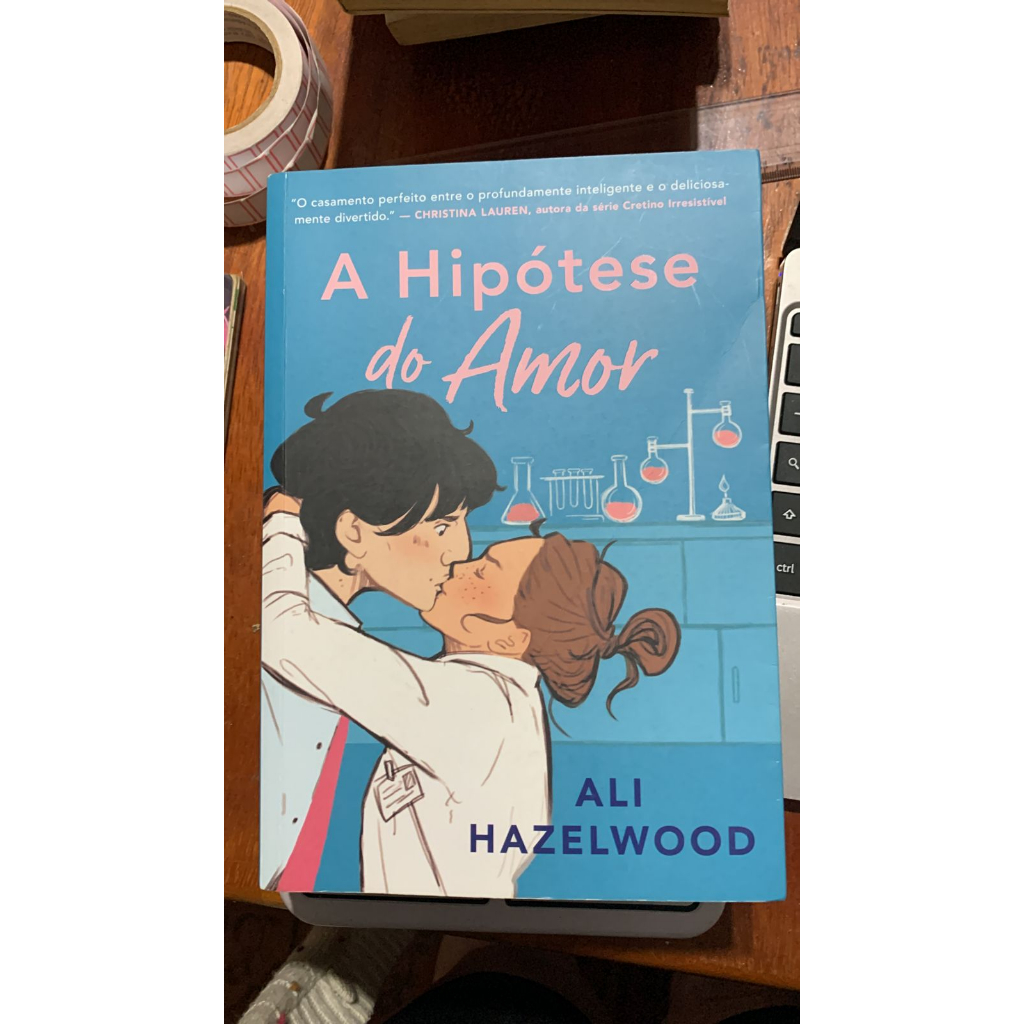 livro A hipótese do amor - Ali Hazelwood | Shopee Brasil