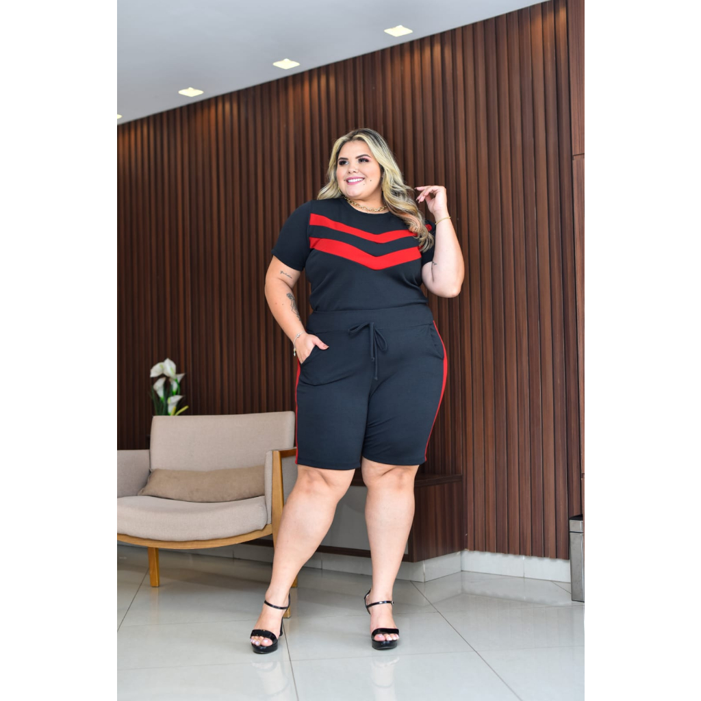 Conjunto Plus Size em Malha com Blusa e Shorts