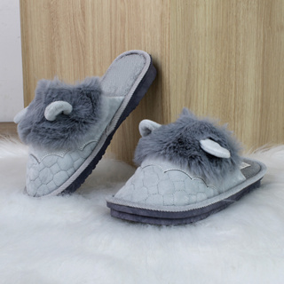 Pantufa adulto feminina com bordado de cervo "