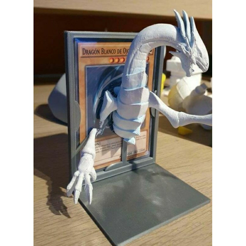 Enfeite de Yugioh - Dragão de Olhos Azuis ou Dragão de Olhos Vermelhos