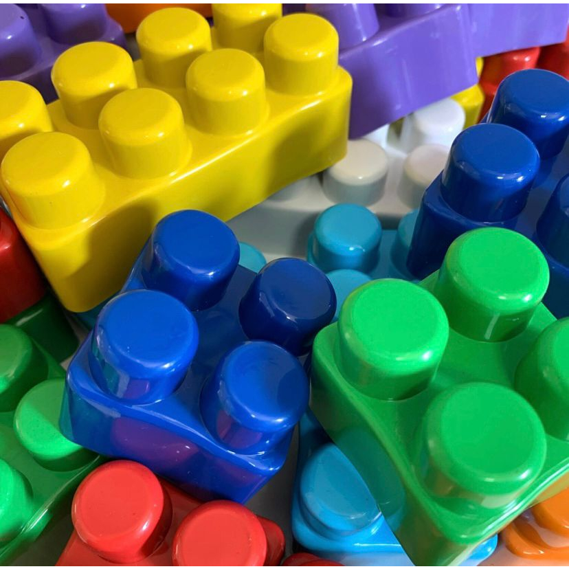 132 BLOCOS DE MONTAR COM RODINHAS BEM COLORIDAS BRINQUE COM SUA IMAGINAÇÃO