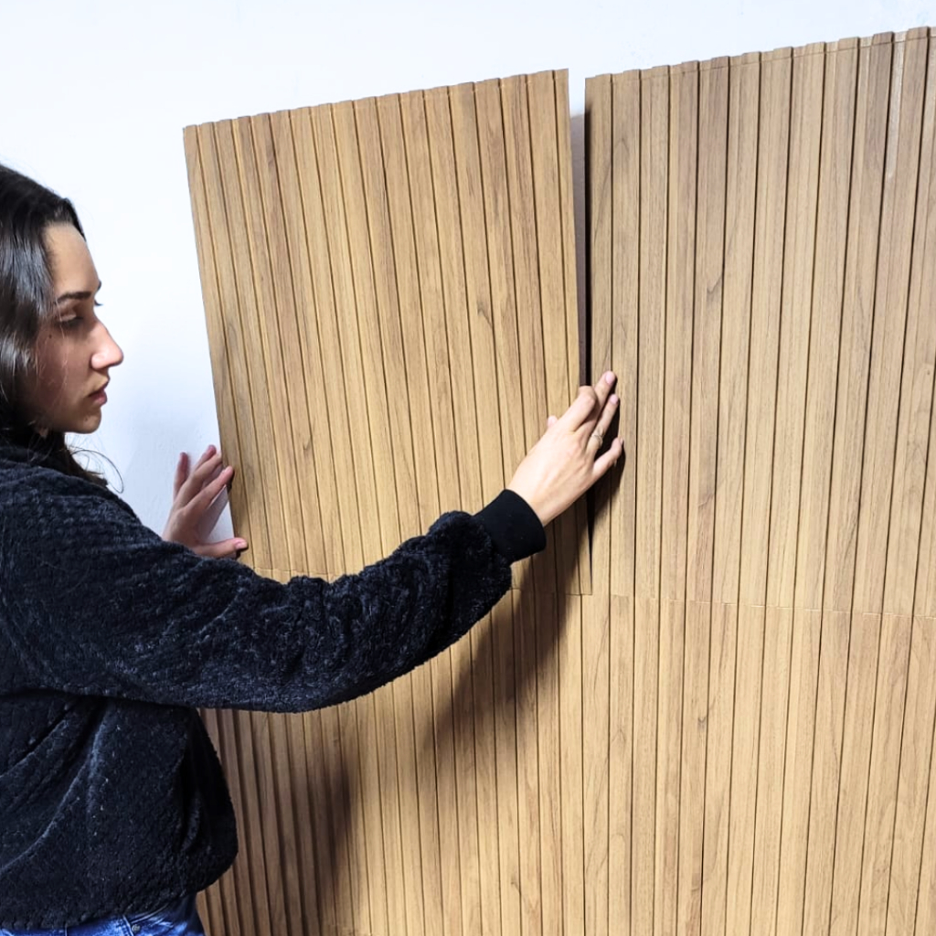 Painel Ripado Placa 3d Nogueira 50x50 Auto Adeisvo