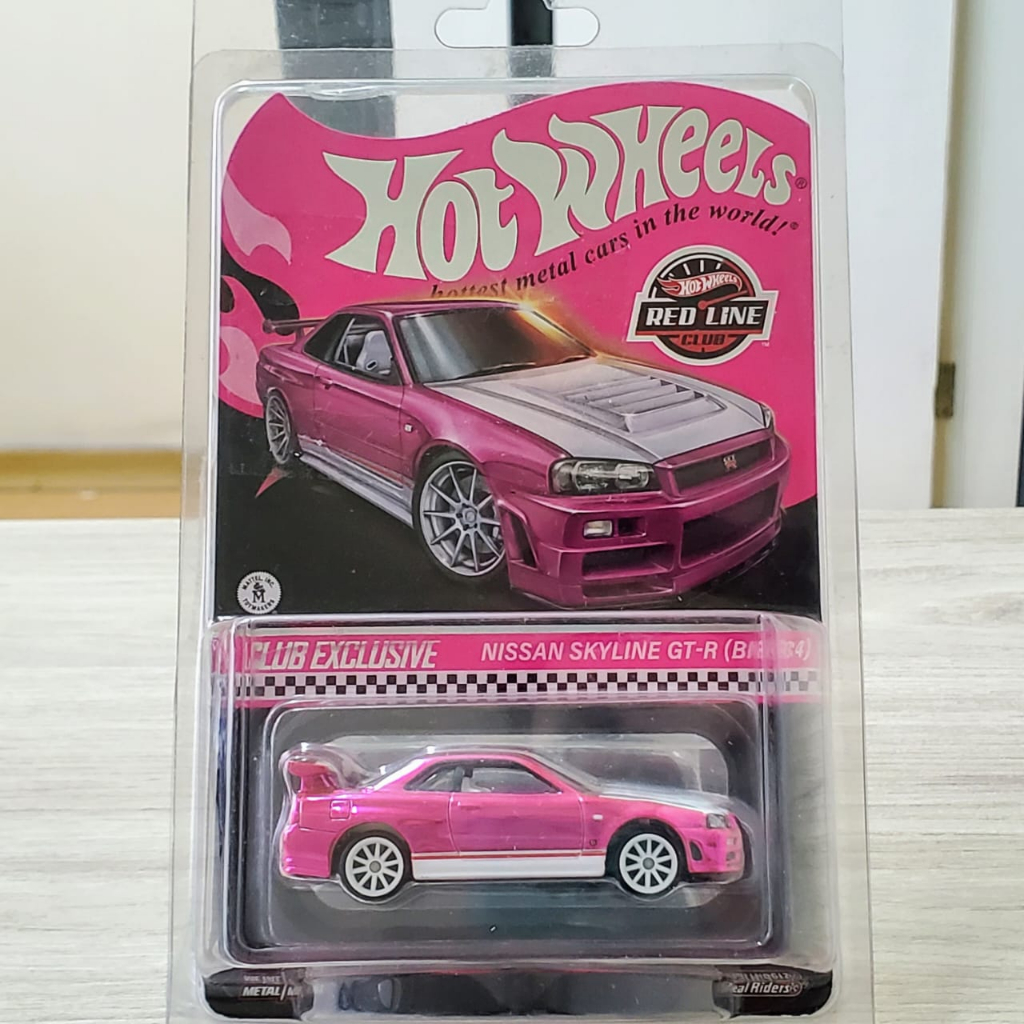 HOT WHEELS NISSAN SKYLINE GT-R BNR-34 RLC RED LINE CLUB PINK - Miniatura Diecast Premium - Pneus de borracha - Lacrada.