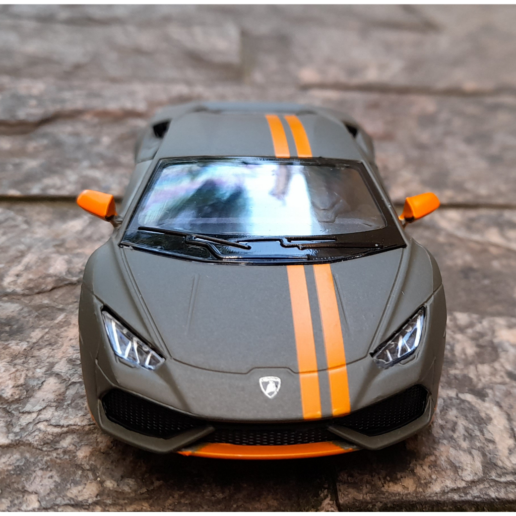 Miniatura Lamborghini Huracan Lp. 610-4 Verde Fosco 1:36 Kinsmart Metal e Fricção.