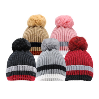 Touca adulto feminina com pompom