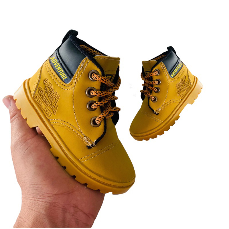 Bota botinha estilo botina bebe infantil caterpillar confortável OFERTA  RELÂMPAGO