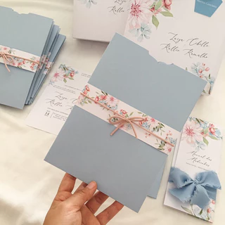 convite azul serenity em envelope de luva
