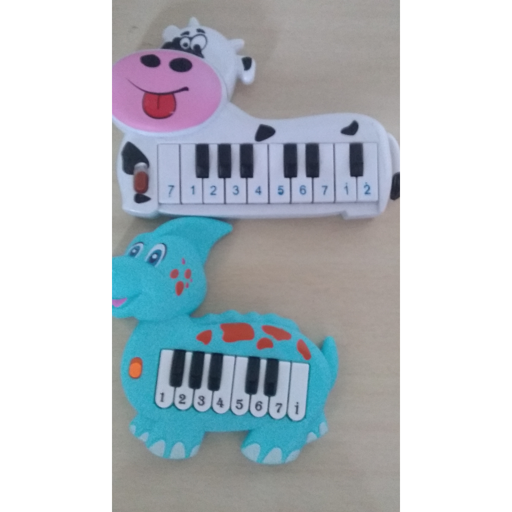 Brinquedo Piano Animal com Sons de Animais e Led Canta Ia ia O