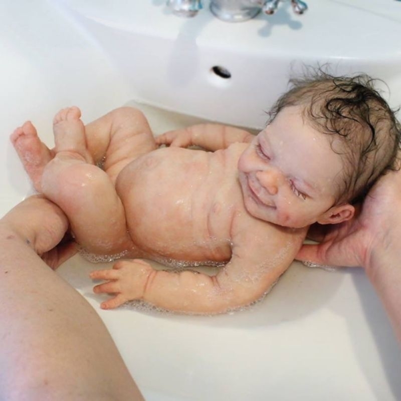 Bebê Reborn Super Realista Manu Silicone Sólido Banho Xixi