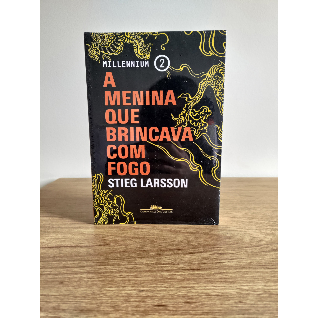 A Menina que Brincava com Fogo, de Stieg Larsson (Saga Millennium, vol. 2) Shopee Brasil