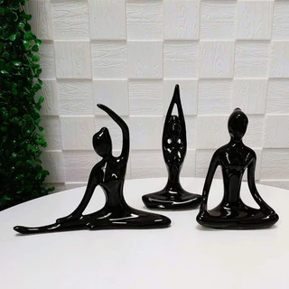 Enfeite Decorativo De Porcelana Meditação Yoga Alongando 16x13cm