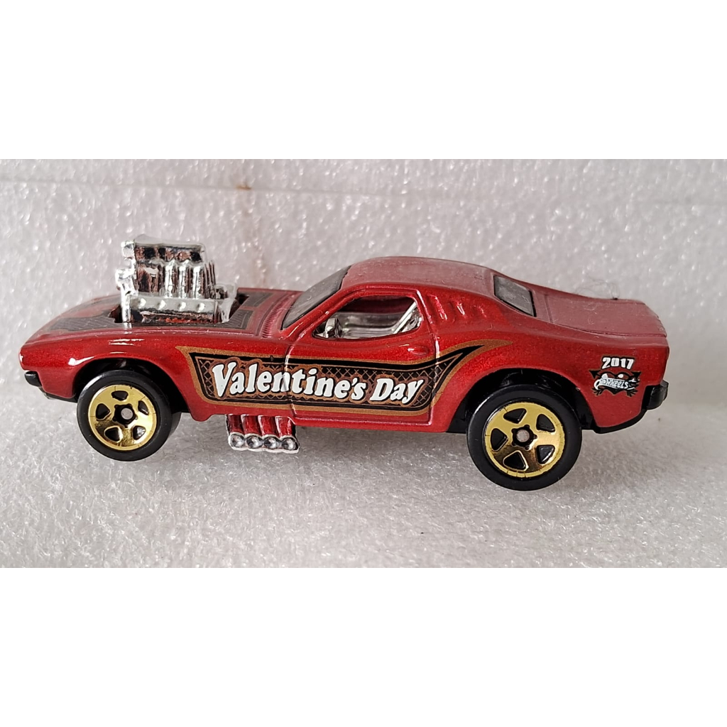 Hot Wheels Rodger Dodger Valentines Day Holiday Racers loose
