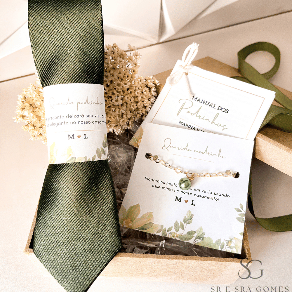 Kit Padrinhos Completo Gravata com Etiqueta Personalizada e Tag + Pulseira com Pigente e Tag+ Manual Padrinhos+ Caixa MDF com laço em Cetim