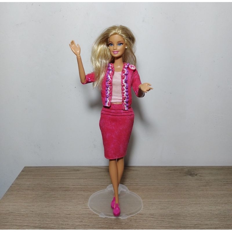 Boneca Barbie Quero Ser Presidente Profissões Articulada Mattel com avaria  no pescoço