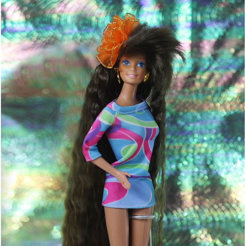Boneca Barbie Fashionistas 189 Cabelo Rosa Vestido Floral Perna Protética -  Mattel