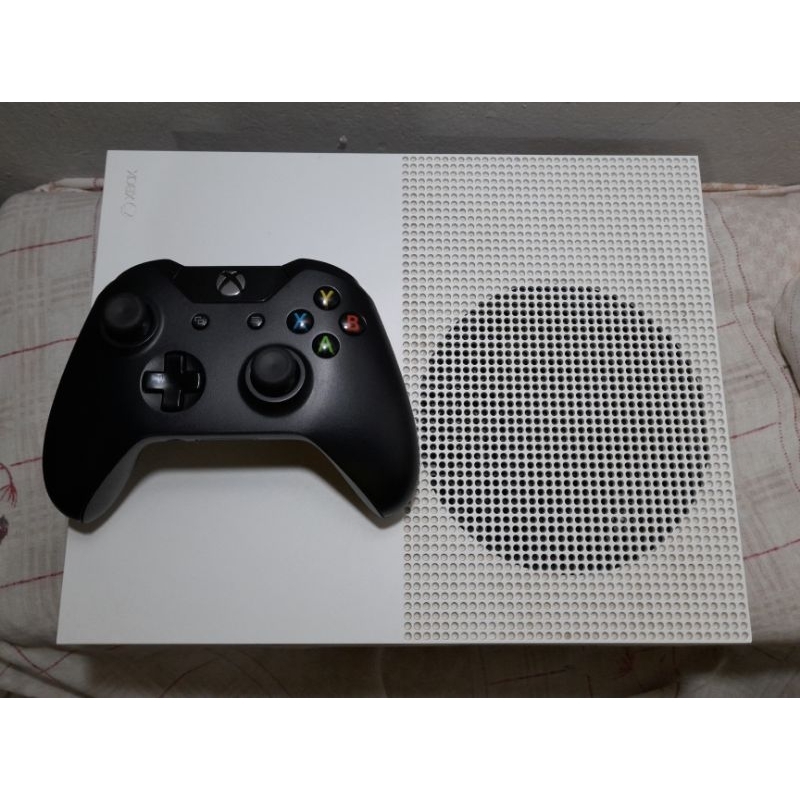 Xbox one s store 780gb