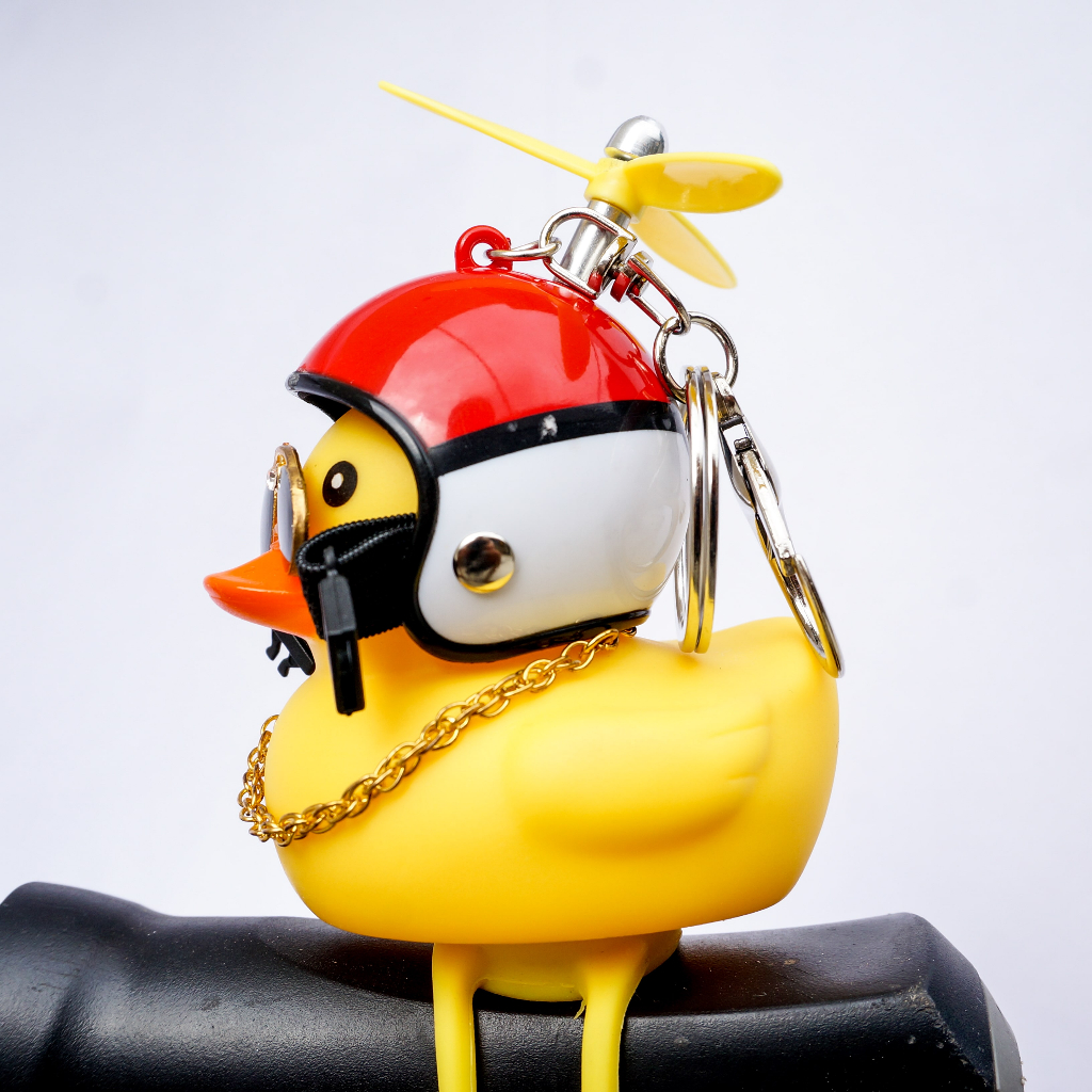 Patinho de borracha com capacete - Pato bike - pokemon go | Shopee Brasil